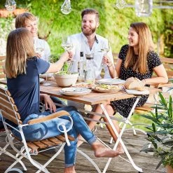 Butlers Chaise de jardin PARKLIFE II - Fer / Partiellement en acacia massif - Blanc / Naturel -Serviettes Soldes 1000341398 220317 021 MOOD DETAILS P000000001000341398 mood